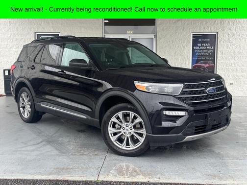 Black Metallic 2022 Ford Explorer XLT