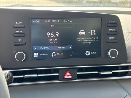 Gray 2023 Hyundai ELANTRA SE