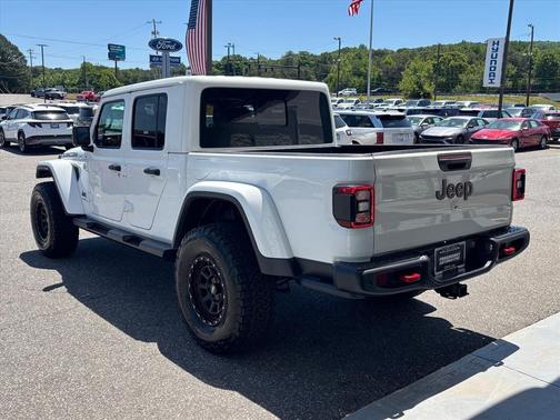 Bright White Clearcoat 2020 Jeep Gladiator Rubicon