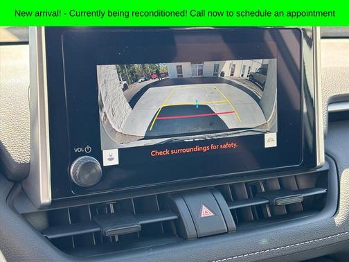 Ice 2023 Toyota RAV4 XLE