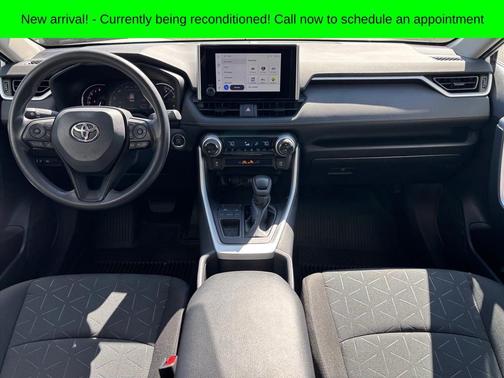 Ice 2023 Toyota RAV4 XLE