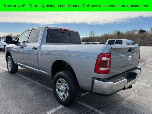 2024 RAM 2500 Tradesman Crew Cab 4x4 6'4' Box