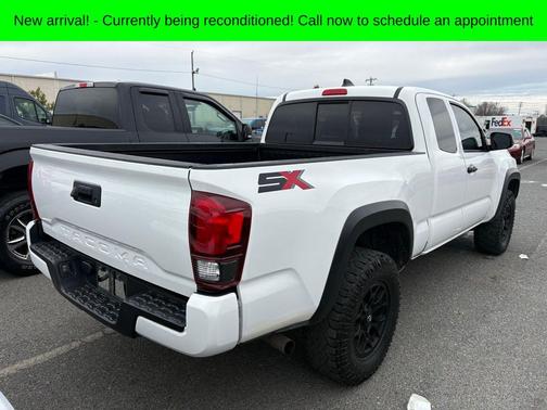 2022 Toyota Tacoma SR