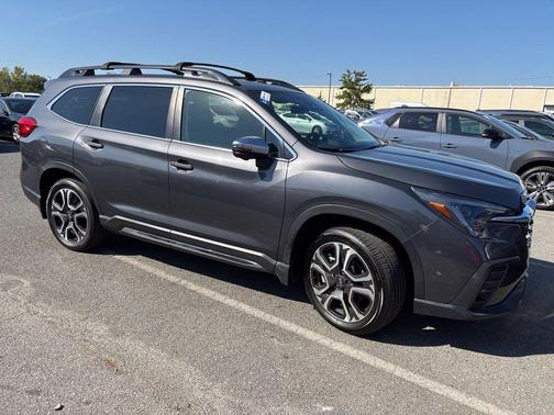 Gray Metallic 2023 Subaru Ascent Limited 7-Passenger