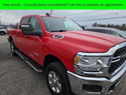 2024 RAM 2500 Big Horn Crew Cab 4x4 6'4' Box