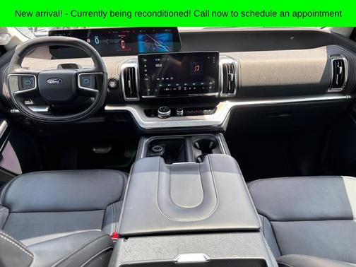 Oxford White 2025 Ford Expedition Platinum