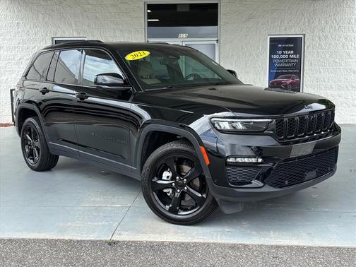 Diamond Black Crystal Pearlcoat 2023 Jeep Grand Cherokee Limited