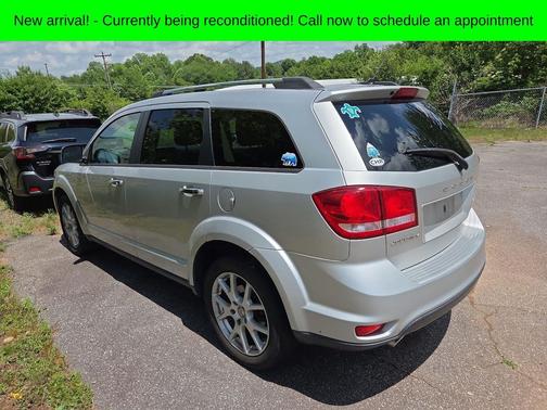 Bright Silver Metallic 2011 Dodge Journey Crew