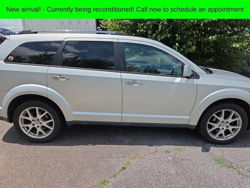 Bright Silver Metallic 2011 Dodge Journey Crew