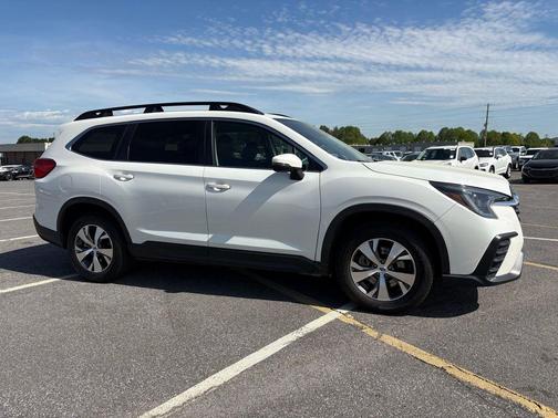 Crystal White Pearl 2023 Subaru Ascent Premium 8-Passenger