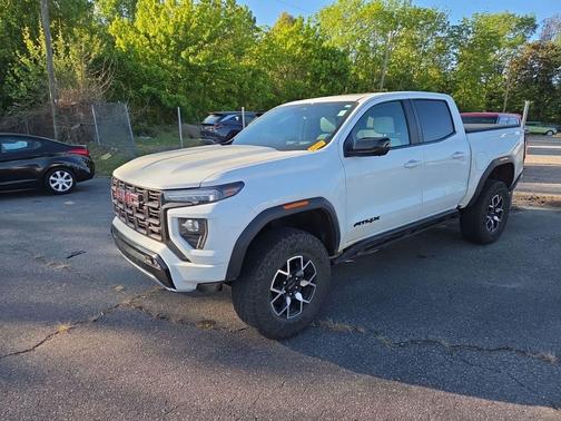 Summit White 2024 GMC Canyon AT4X