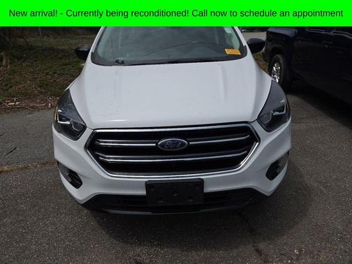 Oxford White 2018 Ford Escape SE