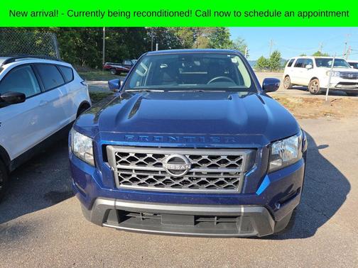 Deep Blue Pearl 2022 Nissan Frontier SV