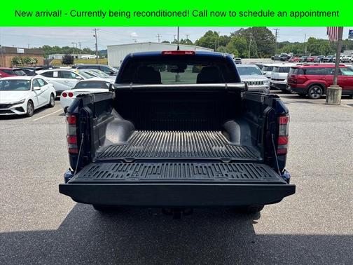 Deep Blue Pearl 2022 Nissan Frontier SV