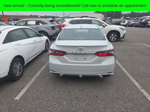 Ice 2023 Toyota Camry SE