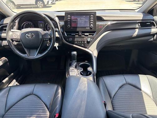 Ice 2023 Toyota Camry SE