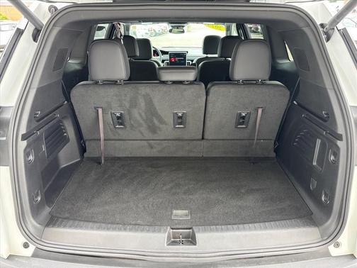 Summit White 2024 GMC Acadia FWD Elevation