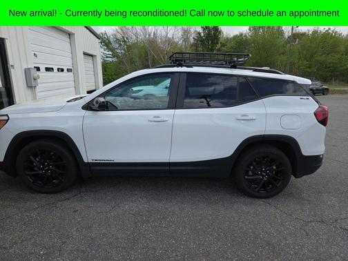 Summit White 2024 GMC Terrain SLE