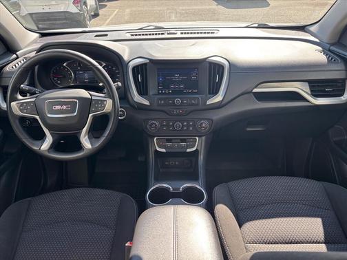 Summit White 2024 GMC Terrain SLE