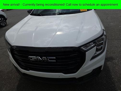 Summit White 2024 GMC Terrain SLE