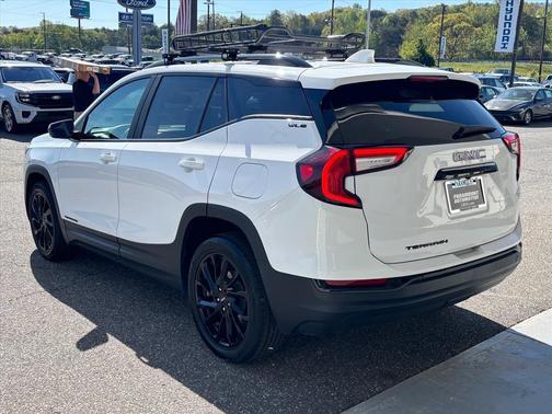 Summit White 2024 GMC Terrain SLE
