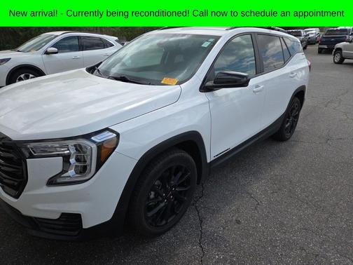 Summit White 2024 GMC Terrain SLE