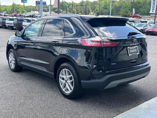 Black Metallic 2024 Ford Edge SEL