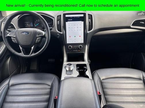 Black Metallic 2024 Ford Edge SEL