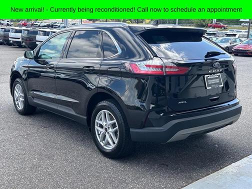 Black Metallic 2024 Ford Edge SEL