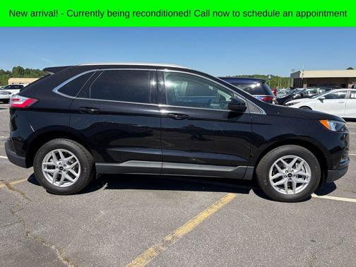 Black Metallic 2024 Ford Edge SEL