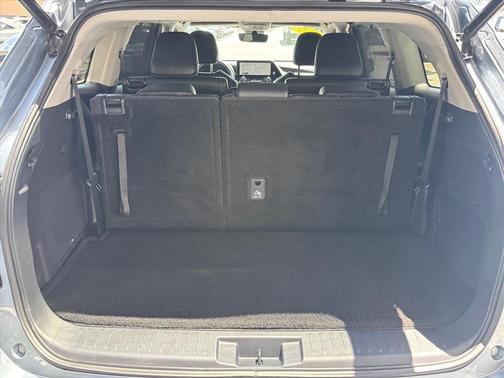 Moon Dust 2023 Toyota Highlander Limited