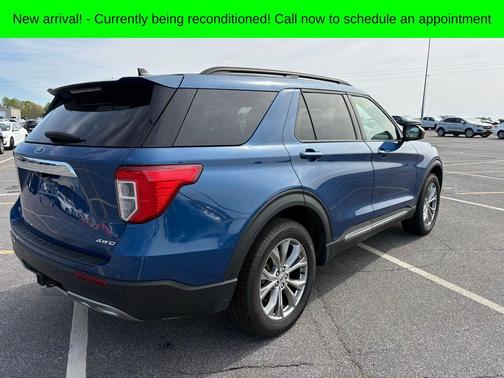 Blue 2023 Ford Explorer XLT