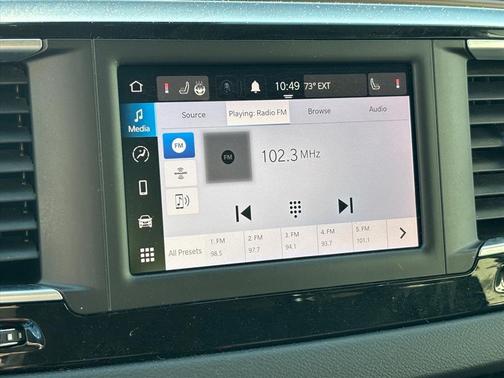 Bright White Clearcoat 2023 Chrysler Voyager LX