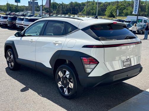 White 2024 Hyundai KONA SEL