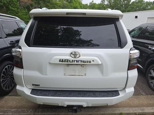 Super White 2018 Toyota 4Runner SR5