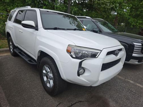 Super White 2018 Toyota 4Runner SR5