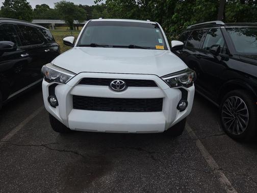 Super White 2018 Toyota 4Runner SR5