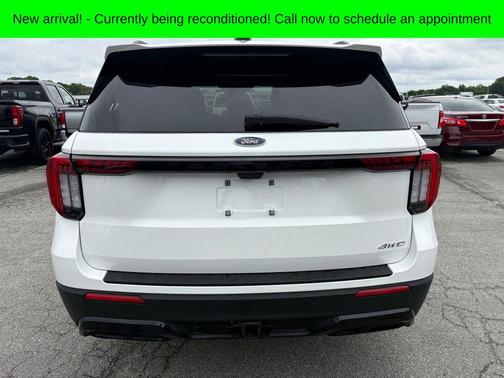 White Metallic 2025 Ford Explorer ST-Line