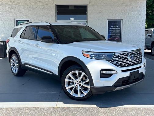White Metallic 2024 Ford Explorer Platinum