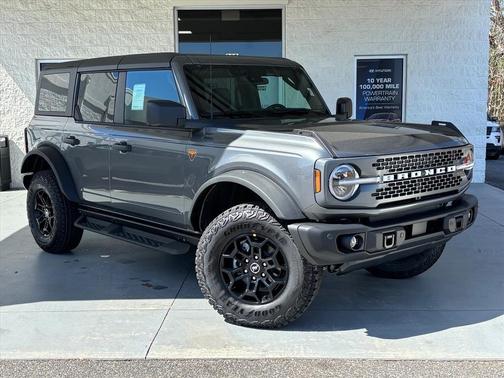 Gray Metallic 2026 Ford Bronco Badlands SUV