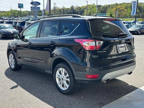SHADOW BLACK 2018 Ford Escape SE