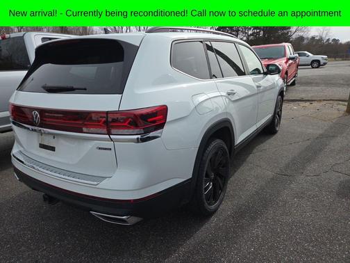 2024 Volkswagen Atlas 2.0T SE w/Technology 4MOTION