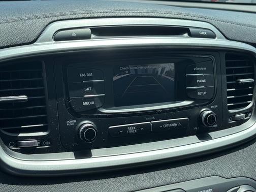 Titanium Silver 2016 Kia Sorento LX
