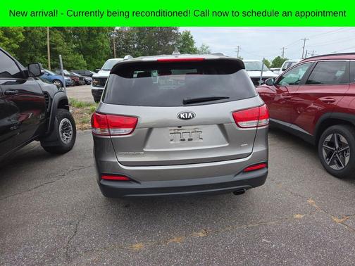 Titanium Silver 2016 Kia Sorento LX