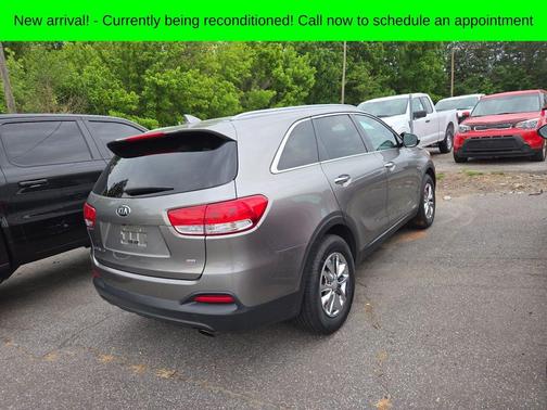 Titanium Silver 2016 Kia Sorento LX