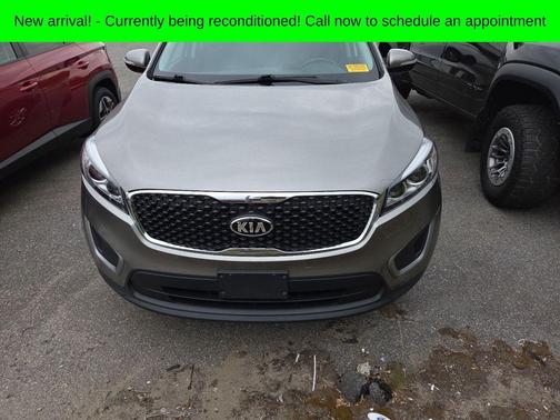 Titanium Silver 2016 Kia Sorento LX