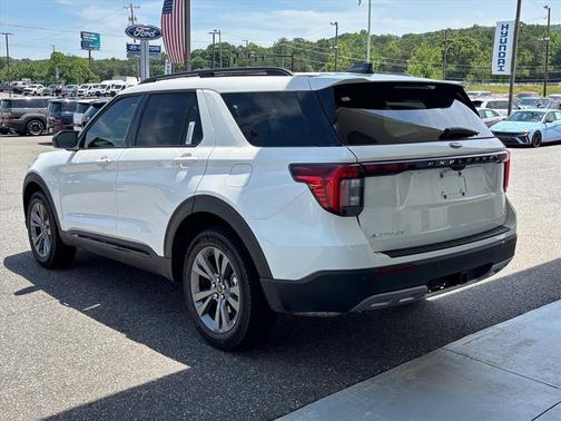 White Metallic 2026 Ford Explorer Active