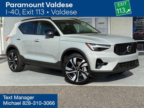 2024 Volvo XC40 B5 Plus Dark Theme