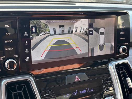 Green 2022 Kia Sorento SX