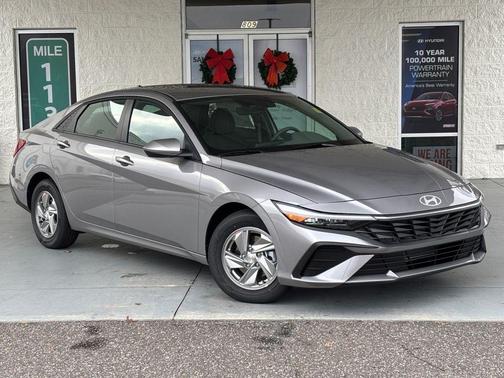 2026 Hyundai ELANTRA SE